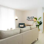 Apartment Swing & Golf Penthouse